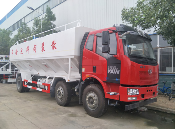 一汽解放小三轴30方（15吨）电动饲料车