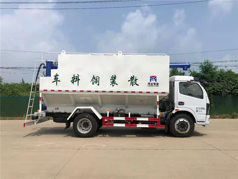 东风多利卡12方（6吨）液压饲料车